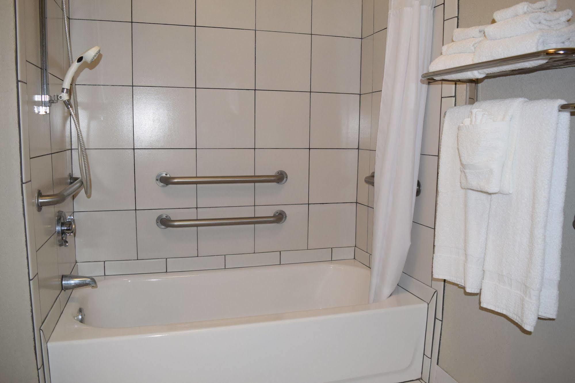 Quality Inn Prestonsburg Bagian luar foto
